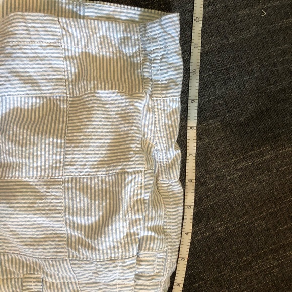 Vineyard Vines Blue Seersucker Women’s Shorts - Picture 6 of 8